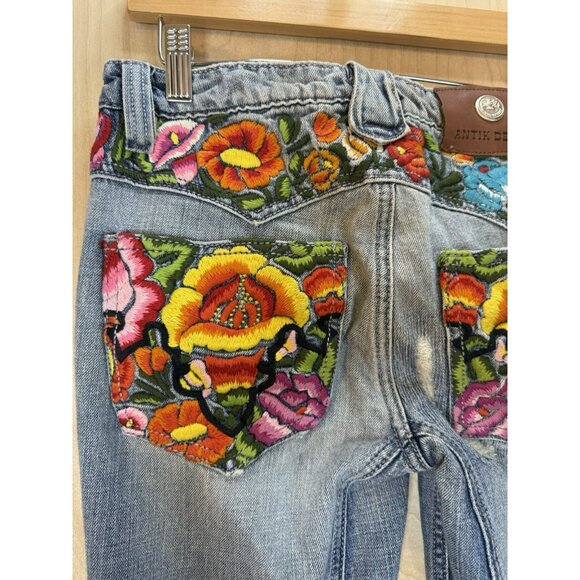 ANTIK Denim Embroidered Bright Floral Distressed Bootcut Size 28 X 32 USA - Picture 10 of 16